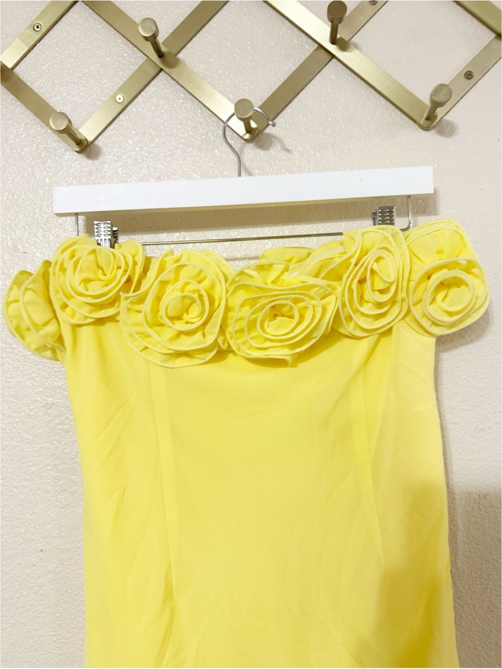 Lovers and Friends Jemma Rosette Flower Yellow Strapless Mini Dress size large - Picture 8 of 11
